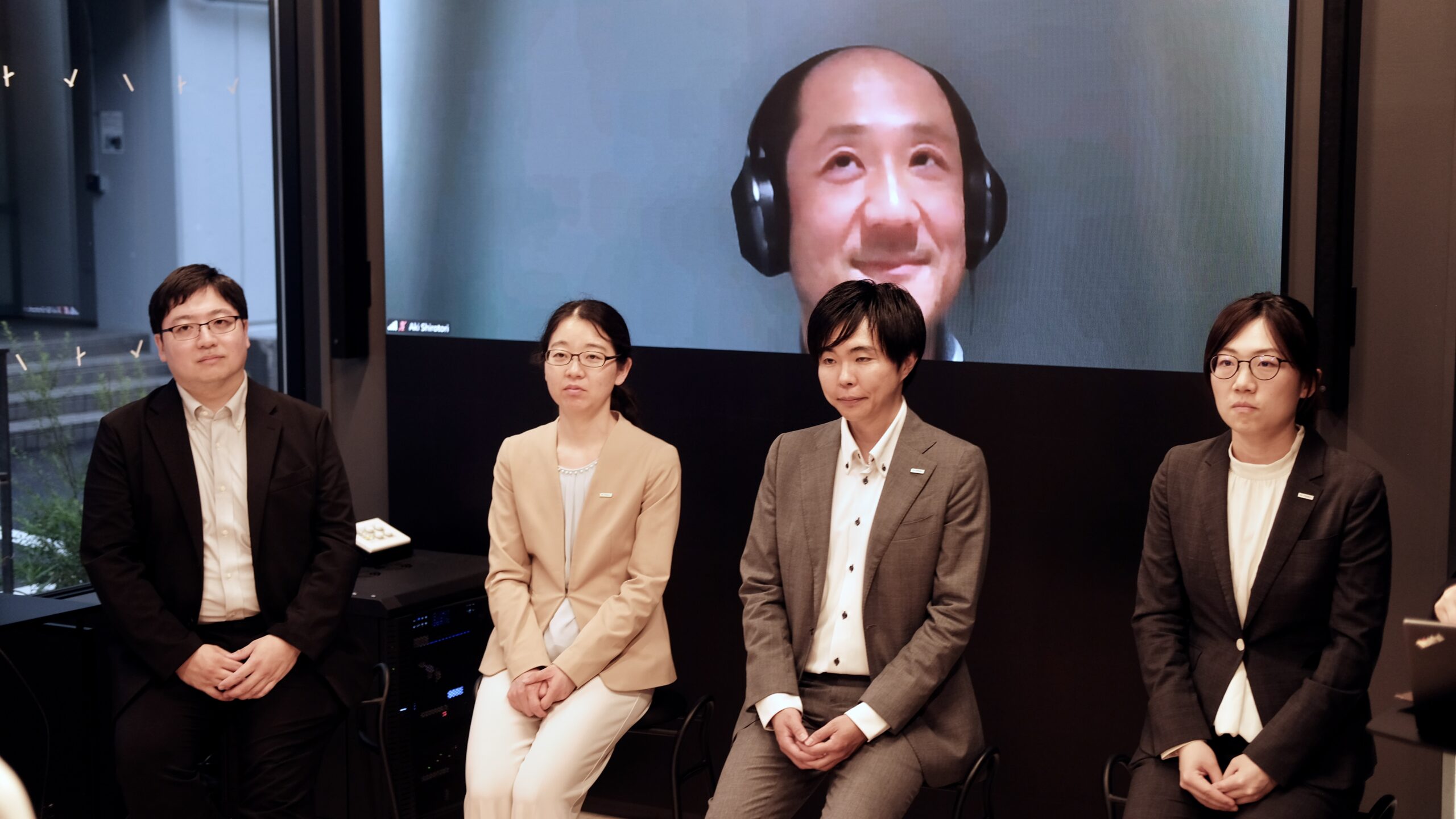 若手社員も加わった座談会
